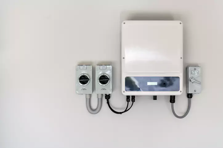 canadain solar inverter